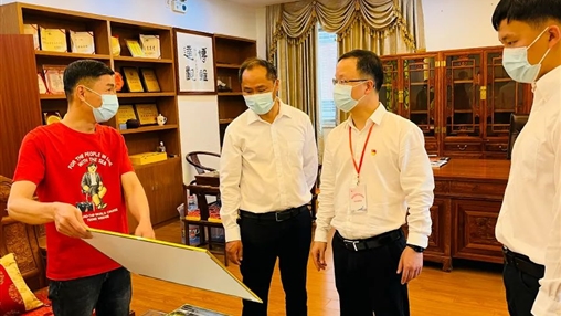 惠安縣委常委、組織部部長洪亞清蒞臨百裕集團研發(fā)中心調(diào)研指導(dǎo)工作